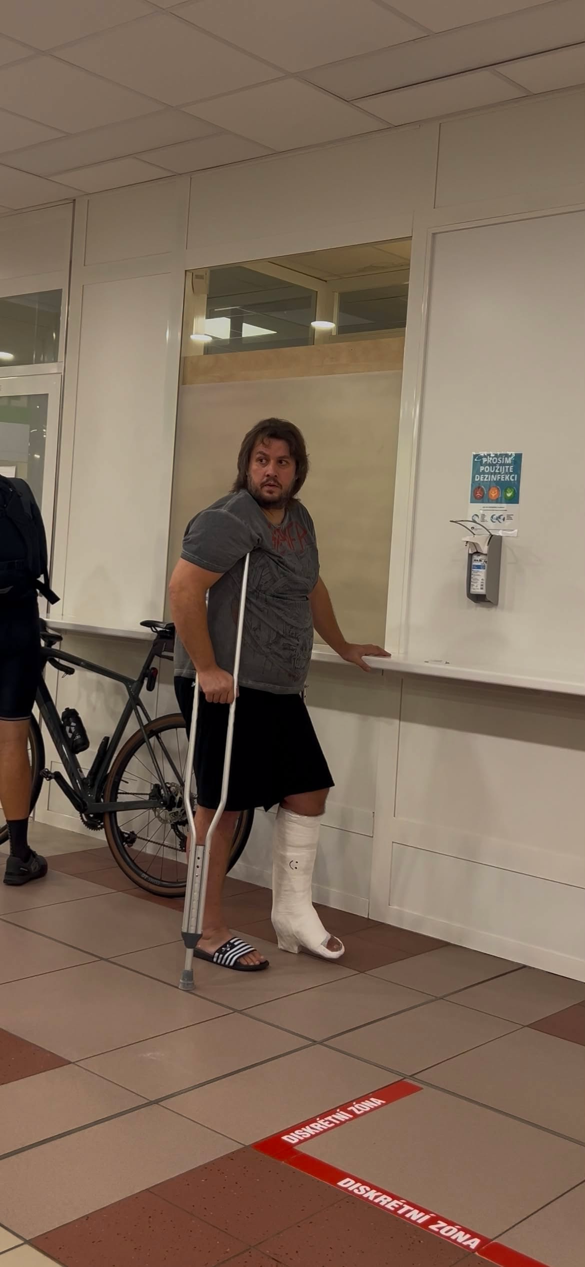 Man heavy slwc hospital video